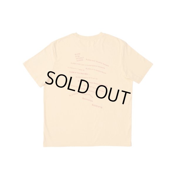 【関税込み】Bless カーキ N°79 Multicollection V Tシャツ Nº79 Multicollection V T-Shirt White, Red – BLESS