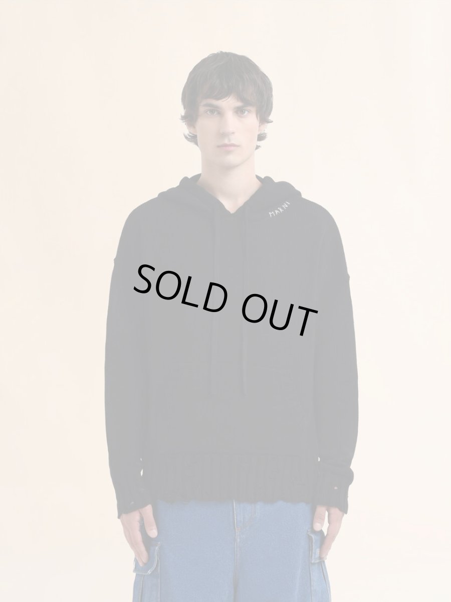 画像2: MARNI ブラック ディシェベルド調コットンフーディー、マルニシンボル刺繍入り (2)