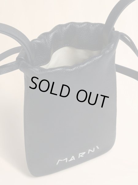 画像4: MARNI ブラック レザー製ドローストリング付きスマホホルダー、マルニメンディング入り (4)