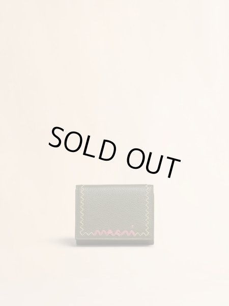 画像1: MARNI ディープグリーン レザー製 三つ折りウォレット、マルニシンボルロゴ入り (1)