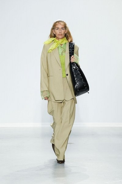 画像7: GANNI ガニー Beige Twill Suiting Mid Waist Trousers (7)