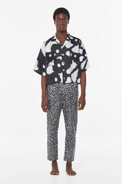 画像1: BANANATIME CROPPED HAWAIIAN SHIRT Bleeding Flowers Ecrublack (1)