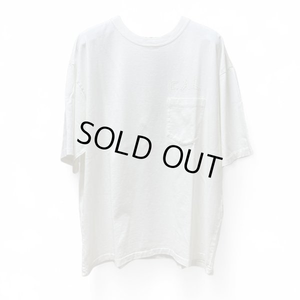 画像1: REMI RELIEF "CAL" Embroidery Pocket TEE (1)