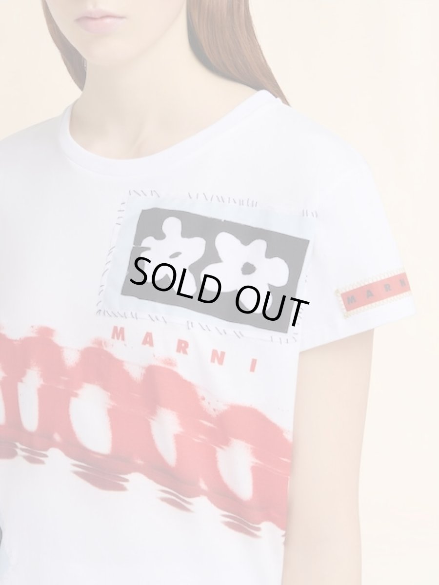 画像4: MARNI  ホワイト コットン製Tシャツ プリントとパッチ入り (4)