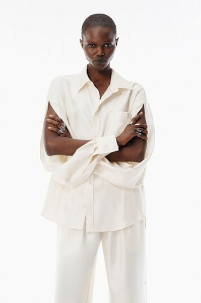 画像1: alexanderwang アレキサンダーワン  アイボリー シルク スラッシュスリーブシャツ (1)