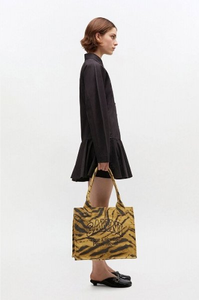画像4: GANNI ガニー Zebra Print Large Tote (4)