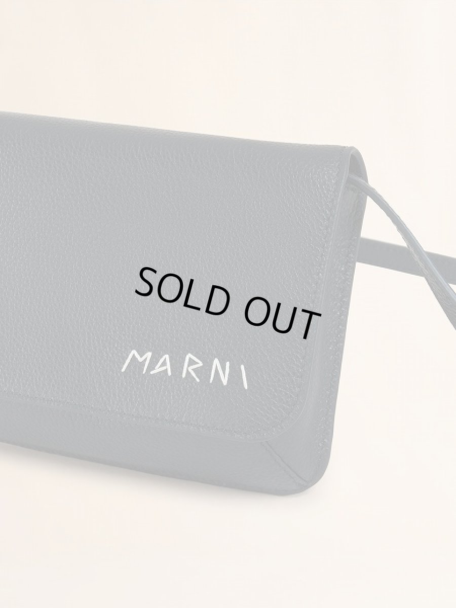 画像3: MARNI ブラック レザーショルダーバッグ、マルニメンディング刺繍入り (3)