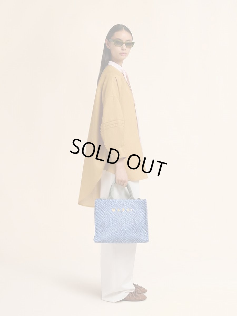画像6: MARNI ブルー 波模様のラフィアエフェクト スモールトートバッグ (6)
