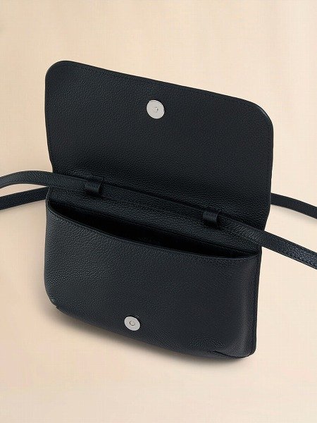 画像4: MARNI ブラック レザーショルダーバッグ、マルニメンディング刺繍入り (4)