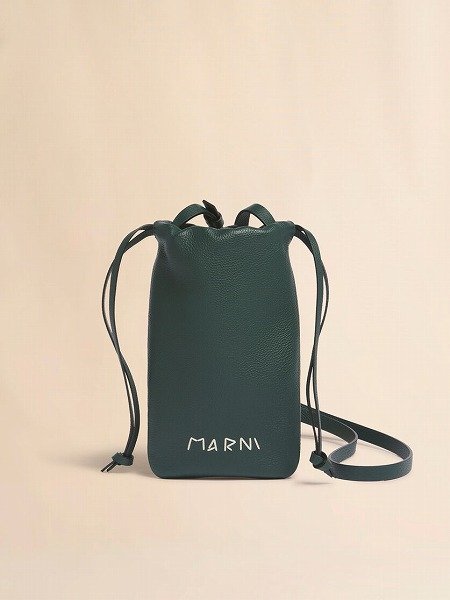 画像1: MARNI ディープグリーン レザー製ドローストリング付きスマホホルダー、マルニメンディング入り (1)