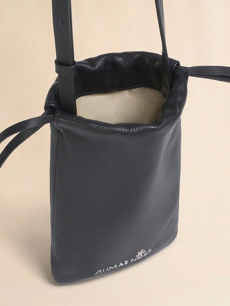 画像4: MARNI ブラック レザー製ドローストリング付きスマホホルダー、マルニメンディング入り (4)