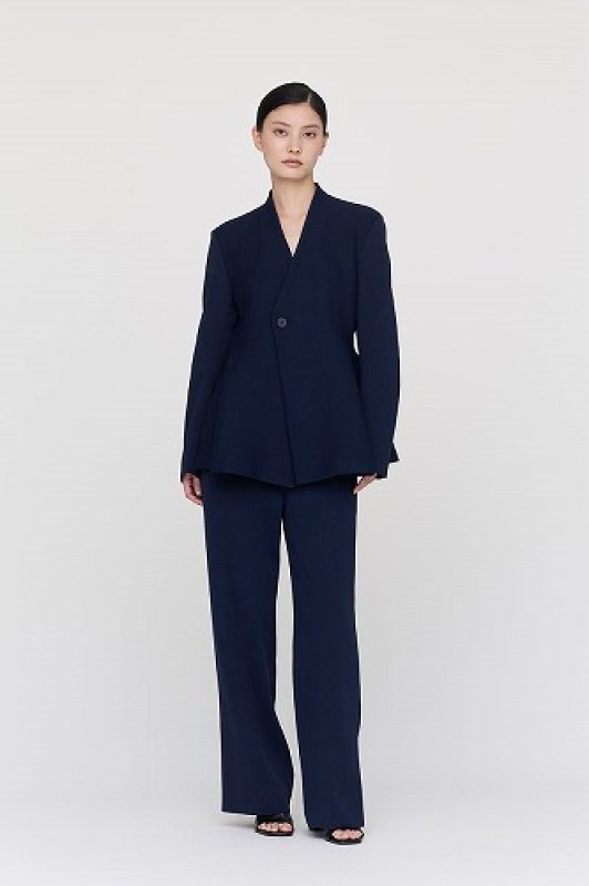 CFCL 完売ジャケット　ネイビー 正規取扱店販売品】CFCL MILAN COLLARLESS FLARE JACKET(NAVY) ご注文
