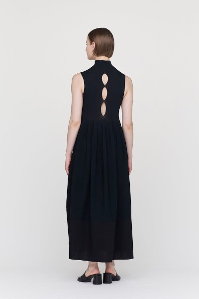 画像5: CFCL RIVULET SLEEVELESS EYELET DRESS(BLACK) (5)
