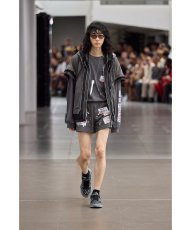 画像3: Maison MIHARA YASUHIRO Embellished Sticker Long Sleeve T-shirt (3)