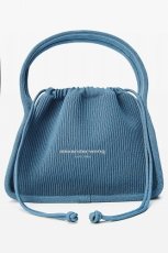画像2: alexanderwang Ryan スモール リフレクティブ ニットバッグ (2)