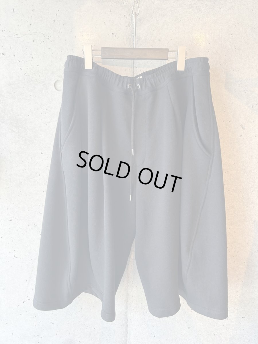 画像1: KHOKI コッキ  Pleated Balloon Sweat Shorts (1)