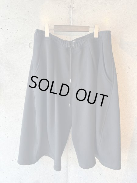 画像1: KHOKI コッキ  Pleated Balloon Sweat Shorts (1)