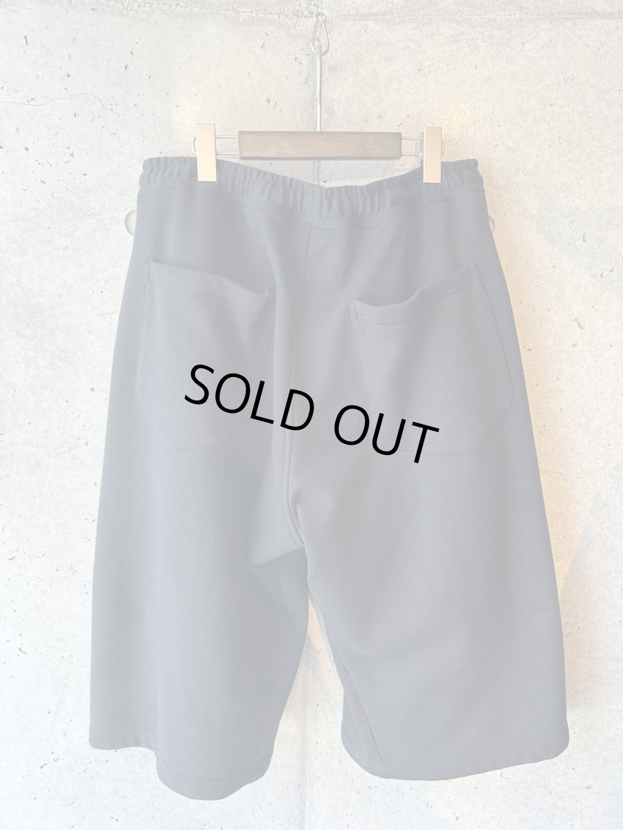 画像2: KHOKI コッキ  Pleated Balloon Sweat Shorts (2)