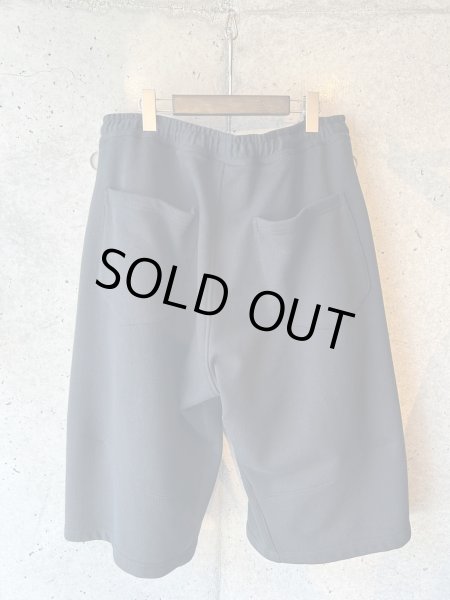 画像2: KHOKI コッキ  Pleated Balloon Sweat Shorts (2)