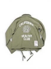 画像2: 【Perfect ribs®︎×A LOVE MOVEMENT】"CALIFORNIA HEALTHY CLUB" Coach jacket / Army Green (2)