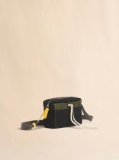 画像2: MARNI  ブラック テクニカルファブリック製カメラバッグ (2)