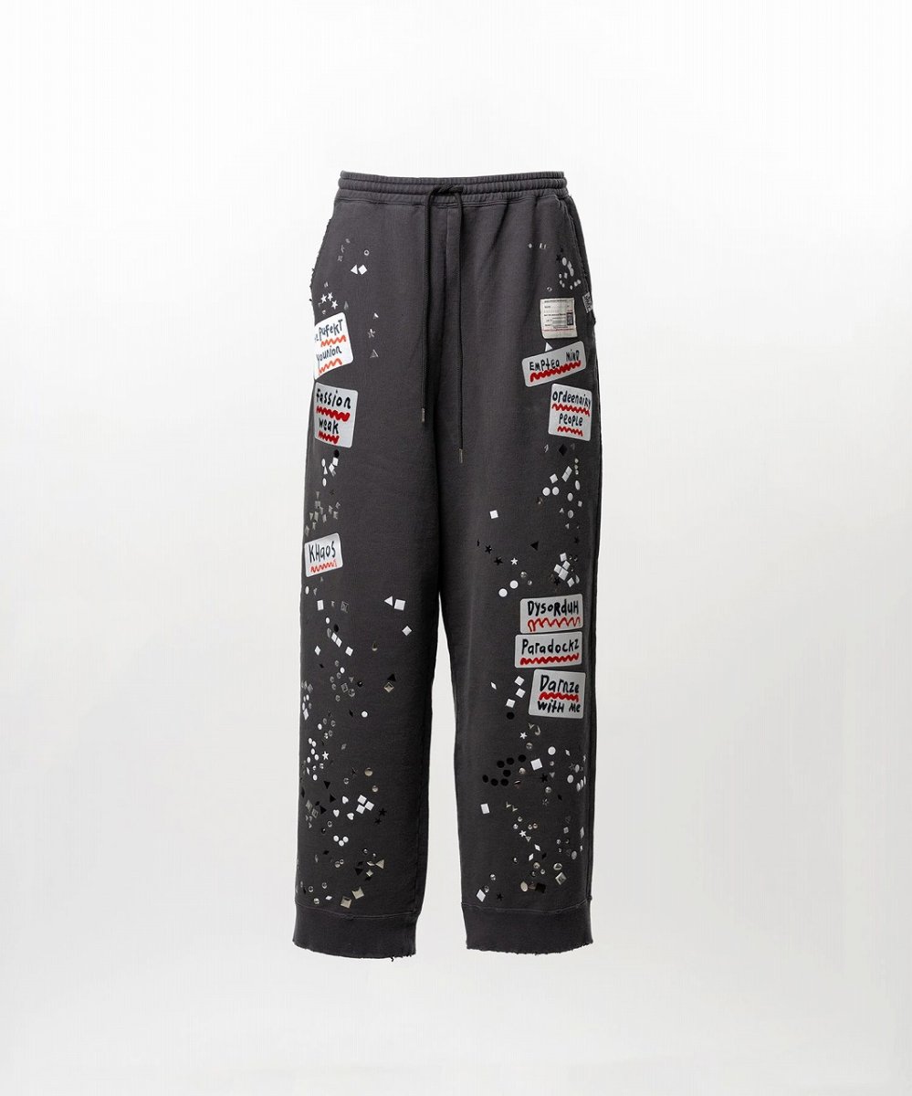 画像1: Maison MIHARA YASUHIRO Embellished Sticker Sweat Pants (1)