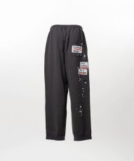 画像2: Maison MIHARA YASUHIRO Embellished Sticker Sweat Pants (2)