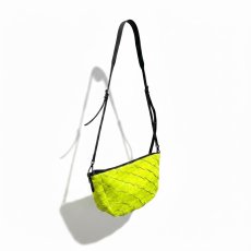 画像2: OSKLEN  Andiroba Pirarucu Soft Mini Bag (2)