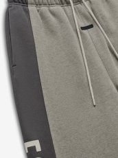 画像3: ESSENTIALS FEAR OF GOD　Panelled Raw Cut Off Sweatpant (3)