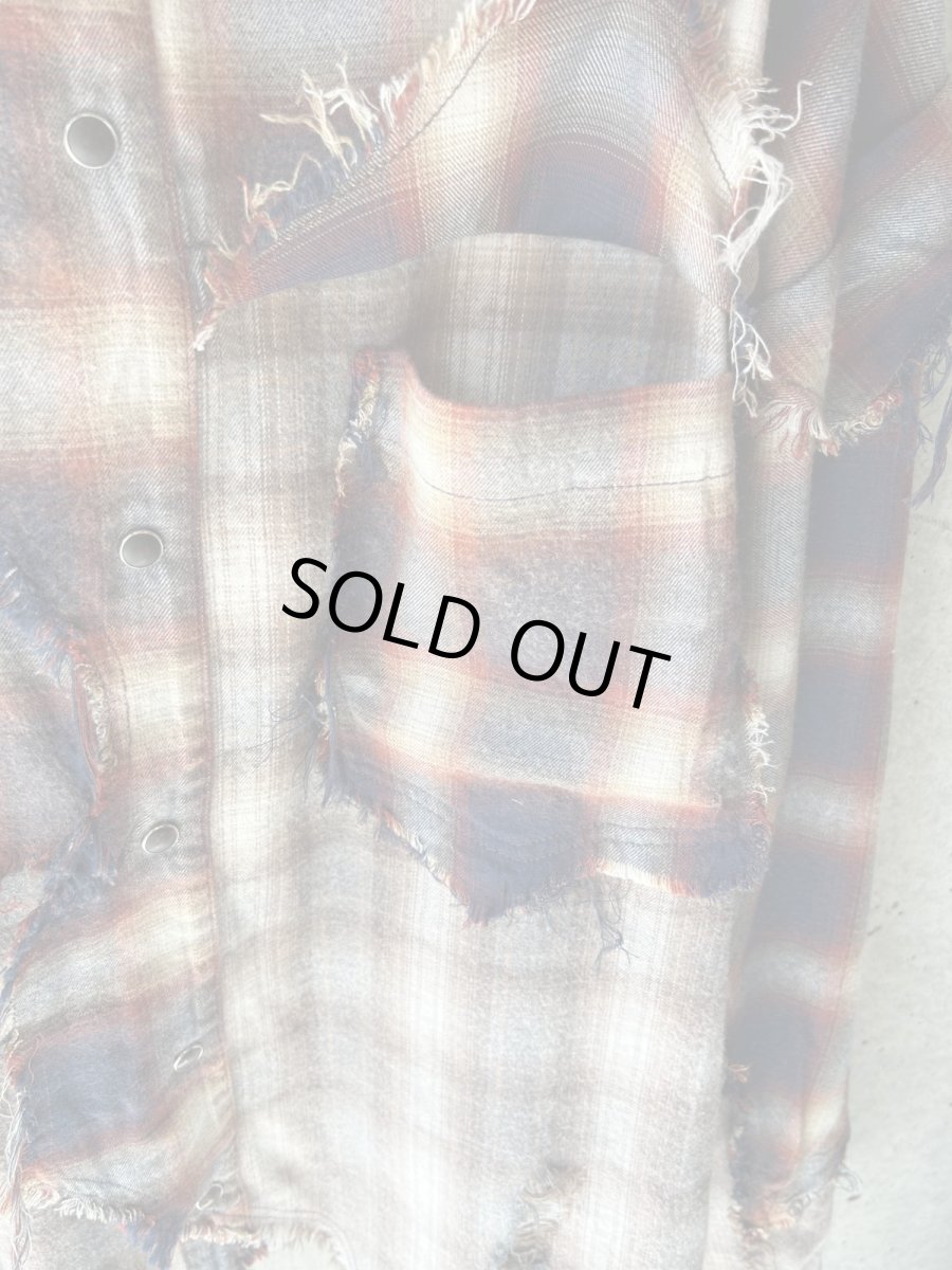 画像2: KHOKI コッキ  Vintage-effect checked shirt (2)