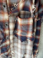 画像2: KHOKI コッキ  Vintage-effect checked shirt (2)