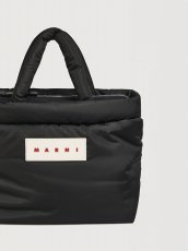 画像4: MARNI ブラック Puff E/W トートバッグ (4)
