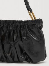 画像5: MARNI ブラック レザー ギャザー クラッチ (5)