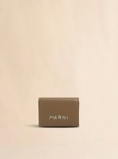 画像1: MARNI ブラウン レザー製三つ折りウォレット、マルニシンボル刺繍入り (1)