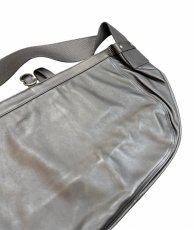画像2: T.T (Taiga Takahashi)　LOT.018 NEWSBOY BAG  BLACK KARF LEATHER (2)