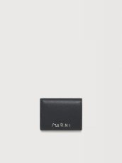 画像1: MARNI ブラック レザー製二つ折りウォレット、マルニメンディング刺繍入り (1)