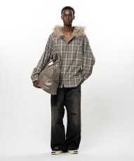 画像3: KAMIYA Fur-Trimmed Hooded Check Shirt (3)