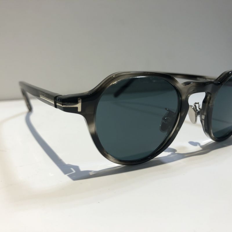 TOM FORD トムフォード EYEWEAR　サングラス TF877-D 55N