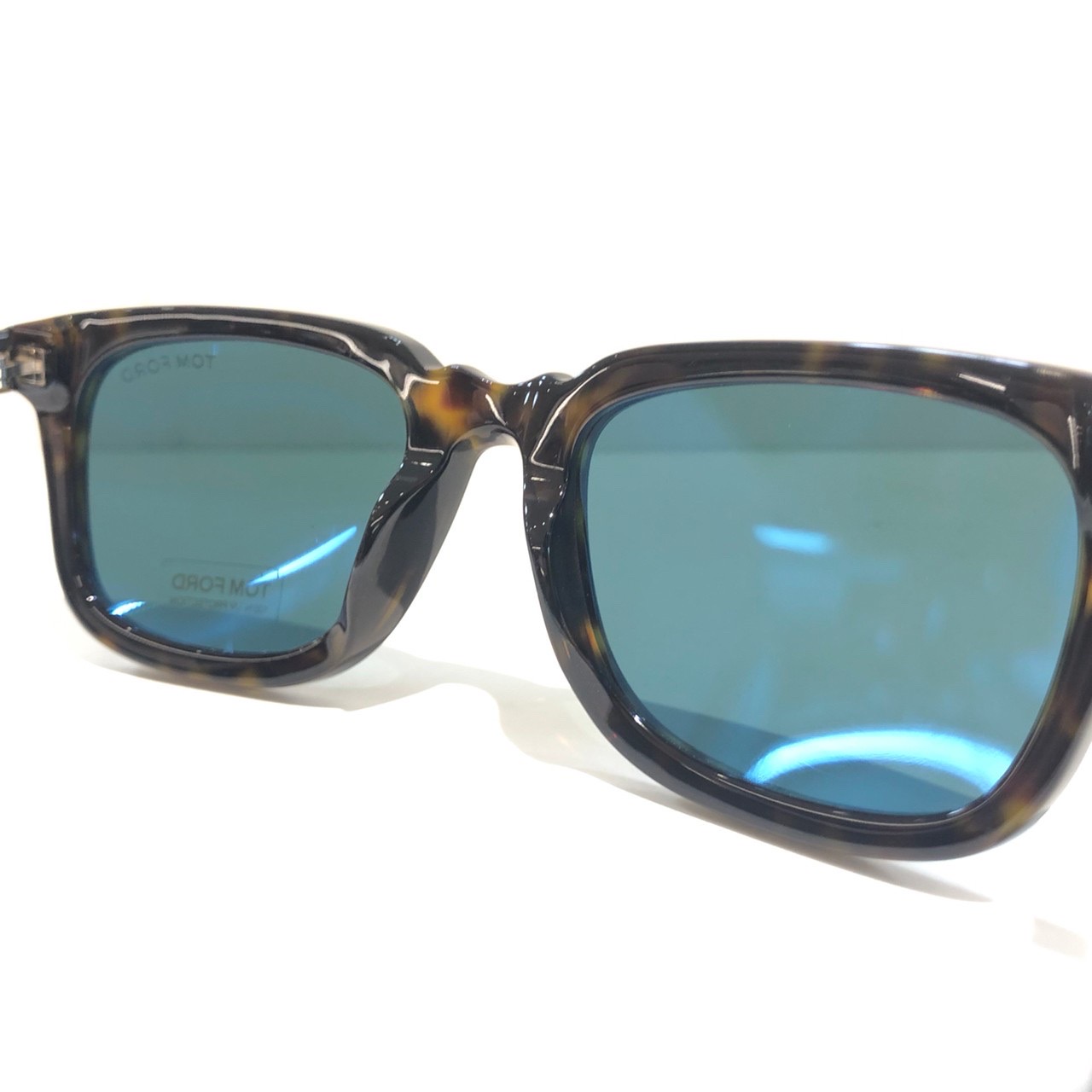 【正規取扱店販売品】TOM FORD EYEWEAR トムフォード サングラス FT0817-5352V【即日発送・送料無料】