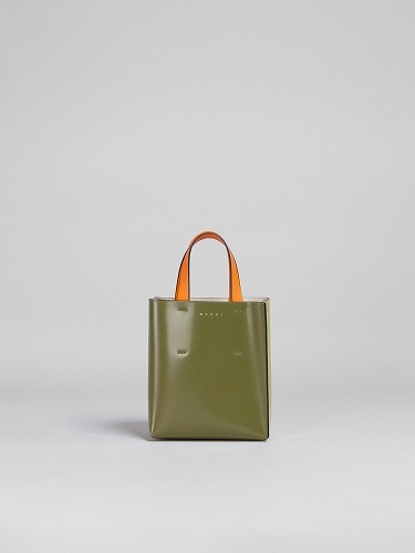 【大幅最終値下げ/希少色・新品・新作】MARNI マルニ Museoレザーバッグ