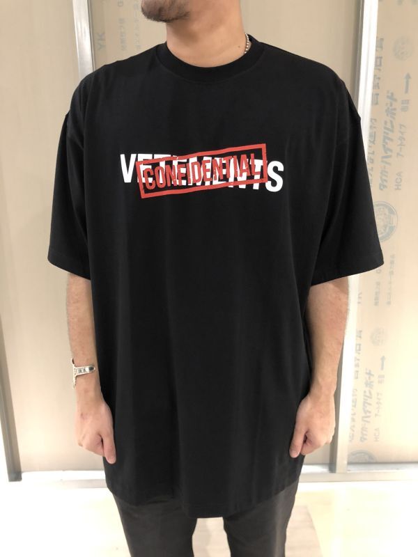 スーパーセール】 VETEMENTS ヴェトモン CONFIDENTIAL CUTSEWN ロゴT