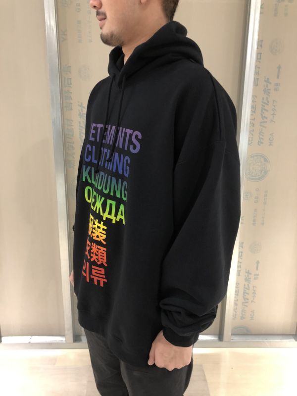 vetements ヴェトモン パーカー |