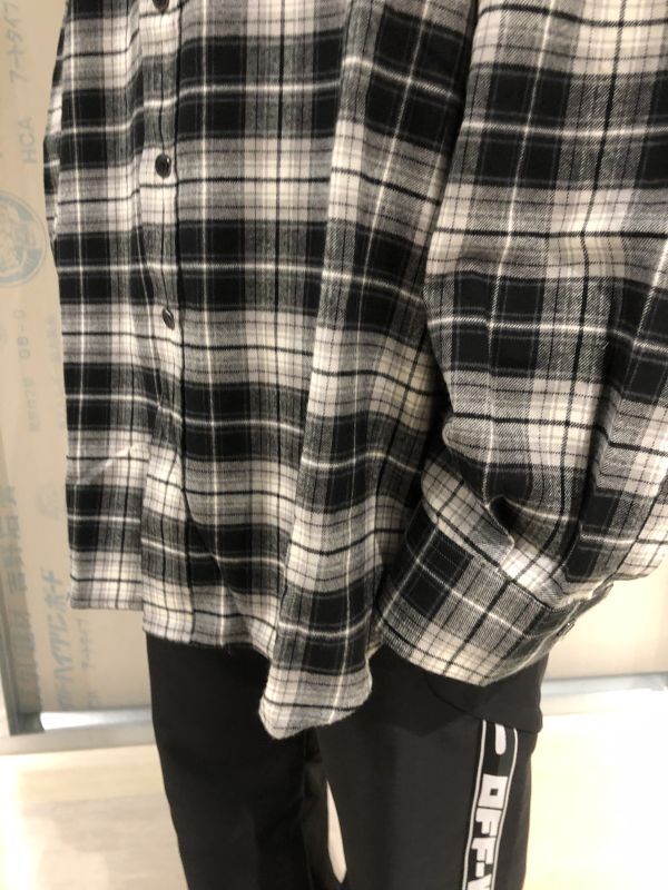 VETEMENTS （ヴェトモン）ヴェトモンシャツ 正規取扱店公式通販 即日