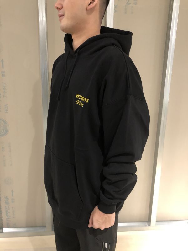 VETEMENTS LOGO HOODIE