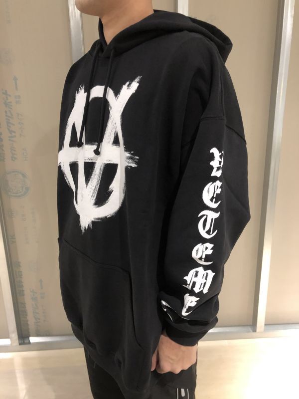 VETEMENTS （ヴェトモン） 正規取扱店公式通販 即日発送！１〜３日以内