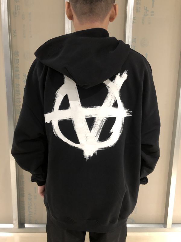 VETEMENTS （ヴェトモン） 正規取扱店公式通販 即日発送！１〜３日以内