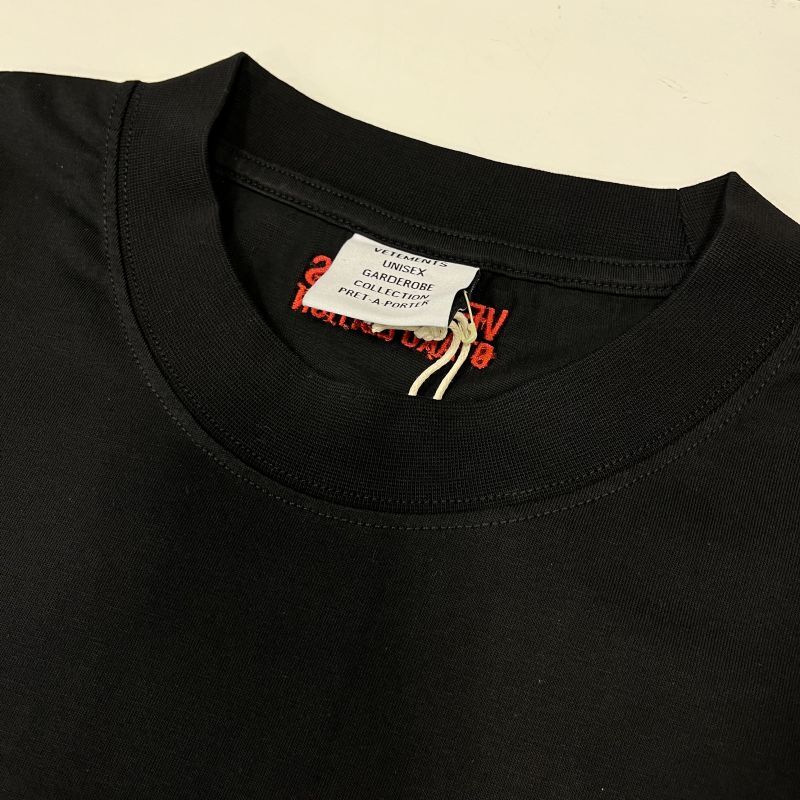VETEMENTS - BIG LOGO LIMITED EDITION T-SHIRT / ブラック | Tempt