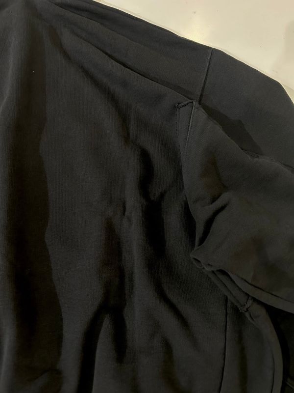 正規取扱店販売品】VETEMENTS LOGO HOODIE ヴェトモン パーカー 正規取扱店販売品】VETEMENTS LOGO HOODIE ヴェトモン パーカー